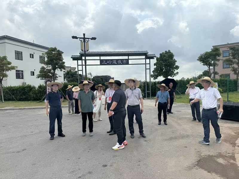 1724902351135033.jpg 葉廣勇到廟街調(diào)研.jpg